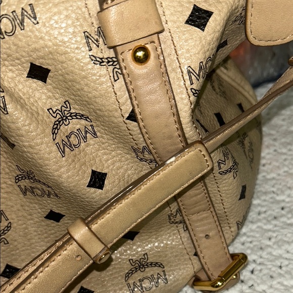 MCM Beige Visetos Coated Canvas Large Tote/Crossbody – Two-Way Bag - Picture 11 of 17